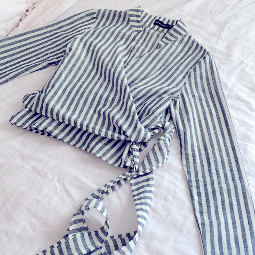 Prettylittlething crop top wrap around tie front